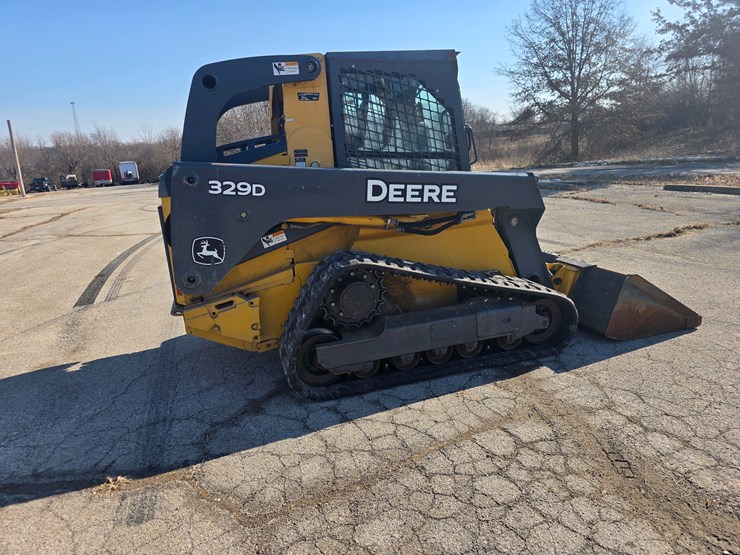 2012-deere-329d-image-12