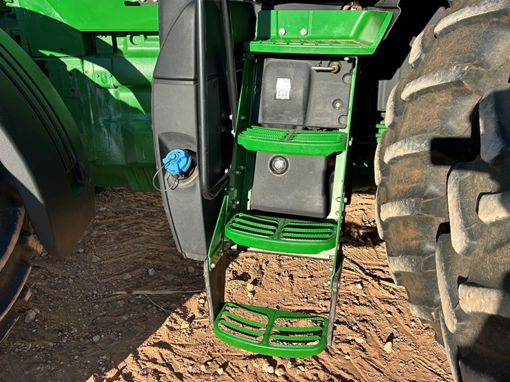 2019-john-deere-8370r-image-37