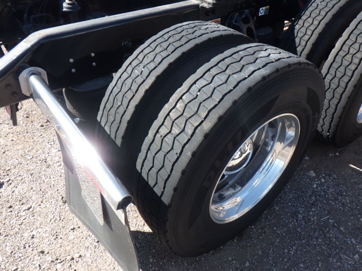 2020-kenworth-t680-image-8