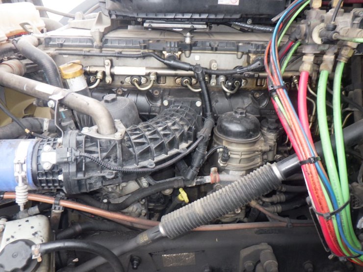 2022-freightliner-cascadia-126-image-21