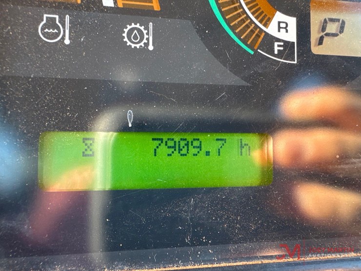 2010-komatsu-d51px-22-image-22