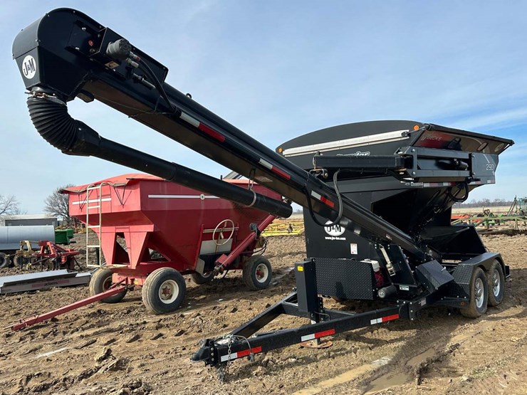 j&m-lc290-seed-tender-image-1