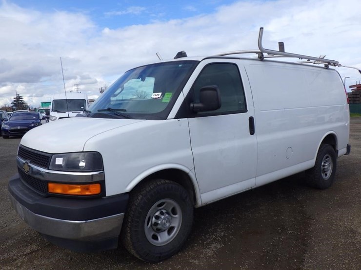 2017-chevrolet-express-2500-image-1