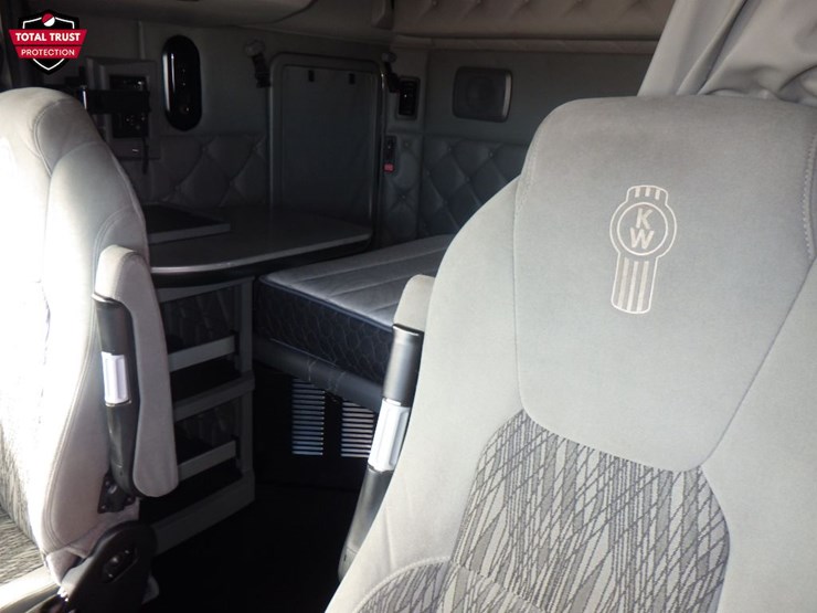 2020-kenworth-t680-image-19