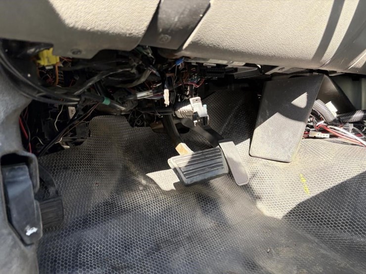 2008-chevrolet-2500-image-13