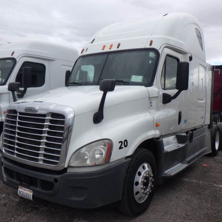 2013 FREIGHTLINER CASCADIA 125