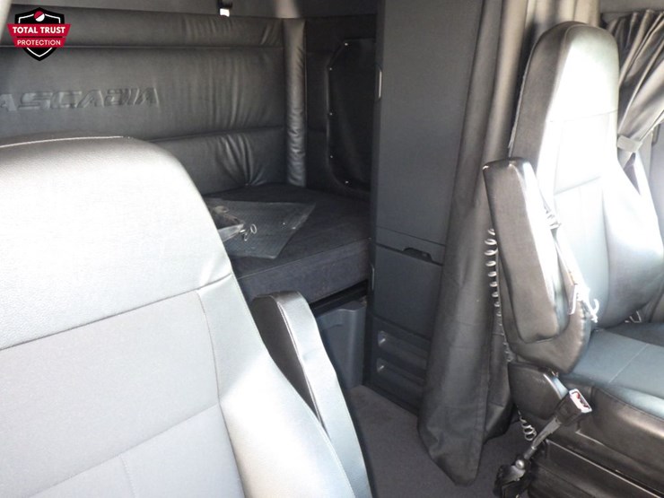 2024-freightliner-cascadia-126-image-5