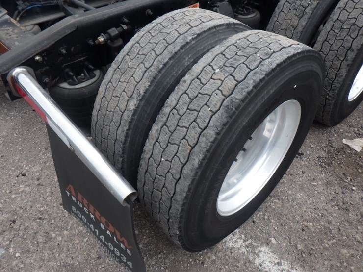 2017-freightliner-cascadia-125-evolution-image-10