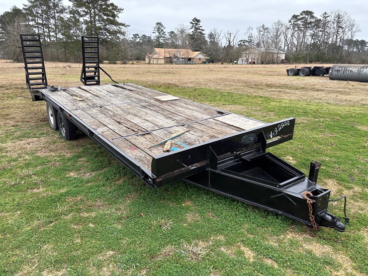 #648-•-23ft-flatbed-trailer-with-dovetail-|-no-title-image-1