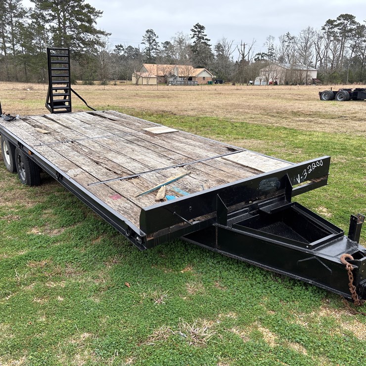#32200 • 23FT FLATBED TRAILER WITH DOVETAIL | NO TITLE