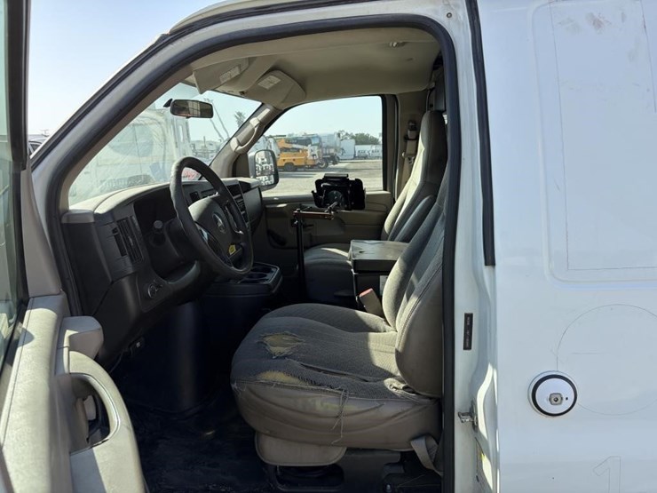 2008-utility-van-image-11