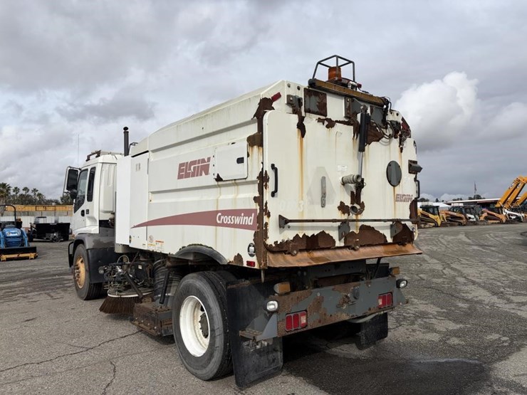 2009-gmc-t7500-image-4