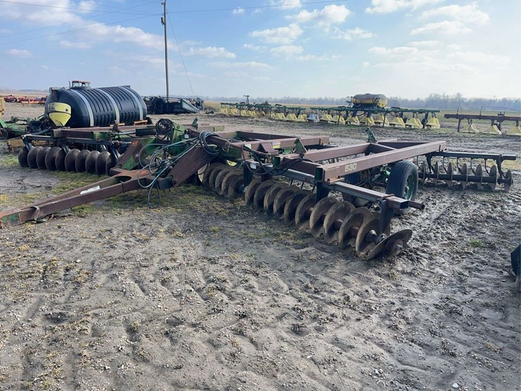 john-deere-630-image-1