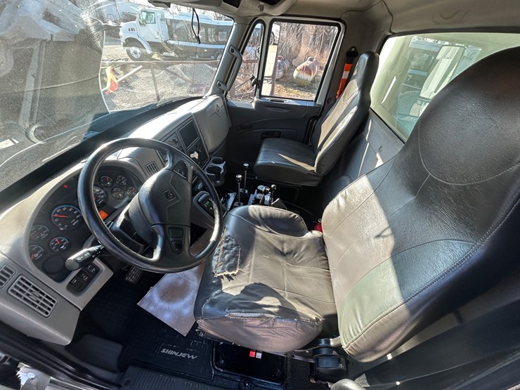 2013-international-durastar-4400-image-131