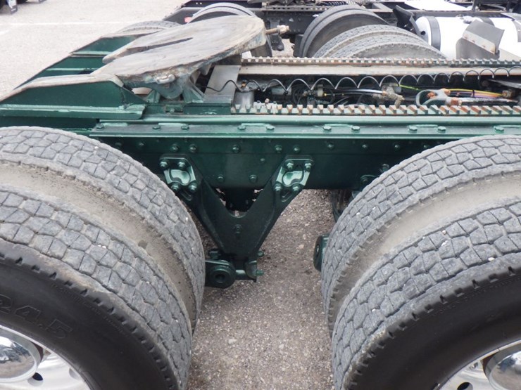 2013-kenworth-t800w-image-4