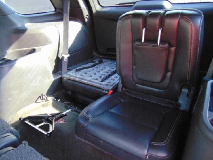 2015-ford-explorer-image-6