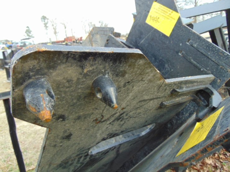 john-deere-attachment-plate-image-2