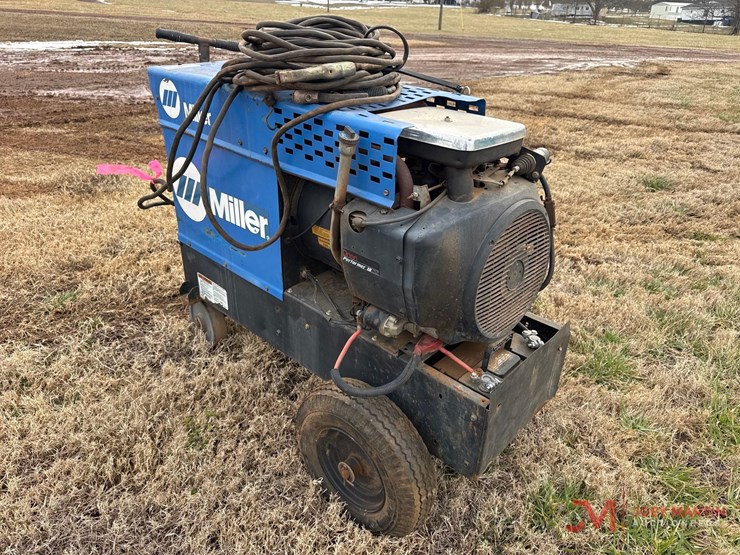 miller-the-legend-aead-200le-portable-welder-image-3