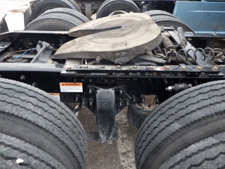 2021-freightliner-cascadia-126-image-11