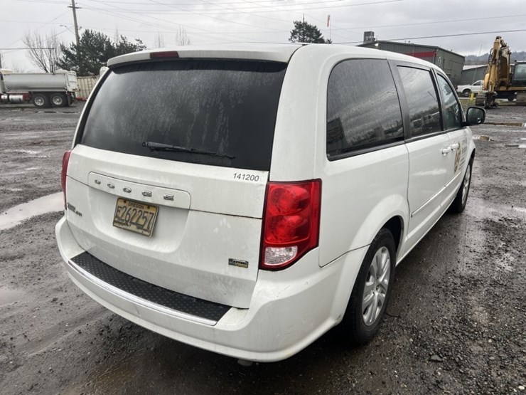 2014-dodge-grand-caravan-image-4