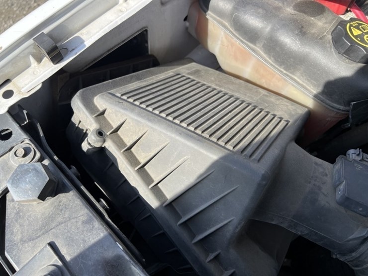 2012-chevrolet-tahoe-image-15