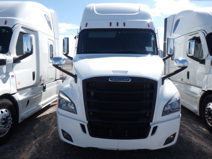 2024-freightliner-cascadia-126-image-2