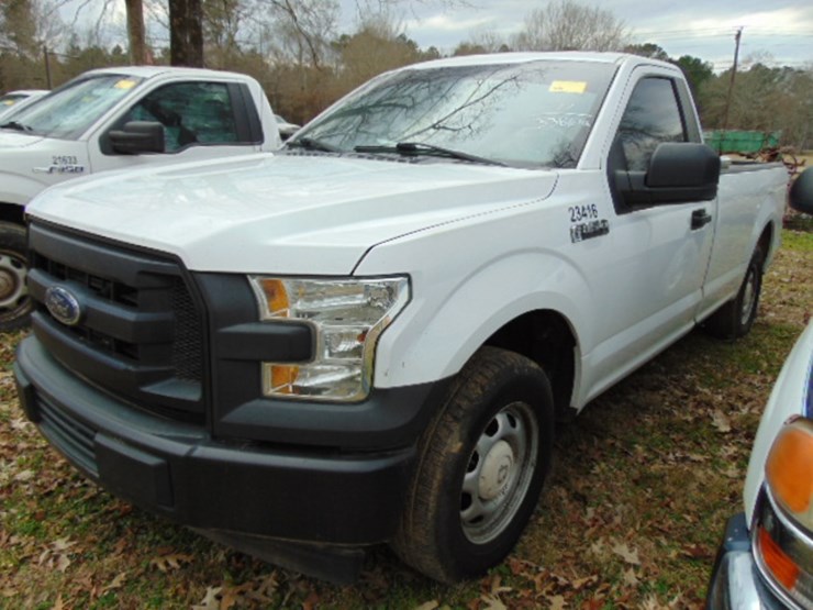 2017-ford-f150-xl-image-1