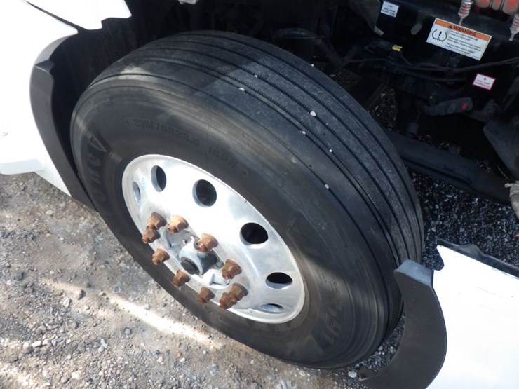 2024-freightliner-cascadia-126-image-28