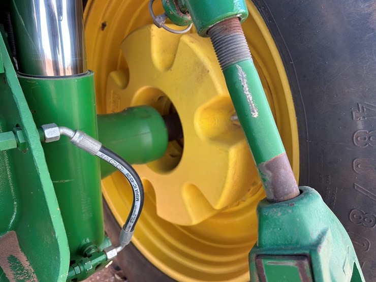 2010-john-deere-8295r-image-12