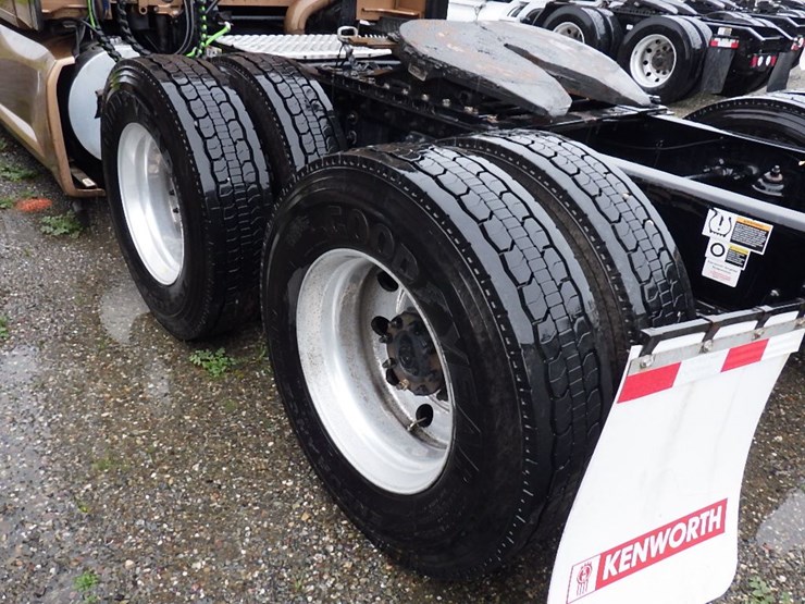 2022-kenworth-t680-image-15