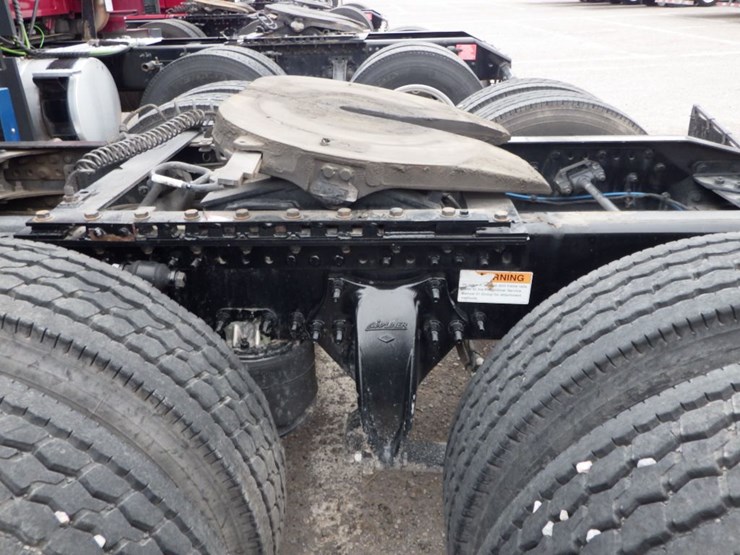 2021-freightliner-cascadia-126-image-20