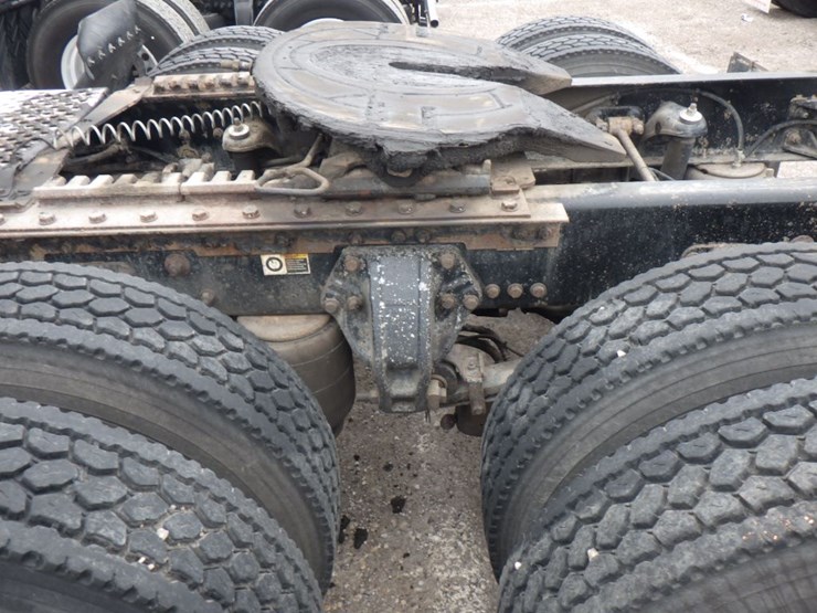 2016-kenworth-t680-image-18