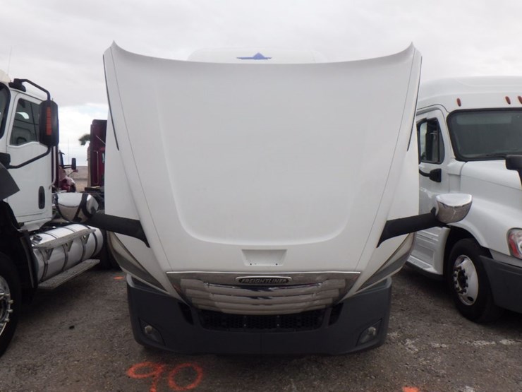 2022-freightliner-cascadia-126-image-23