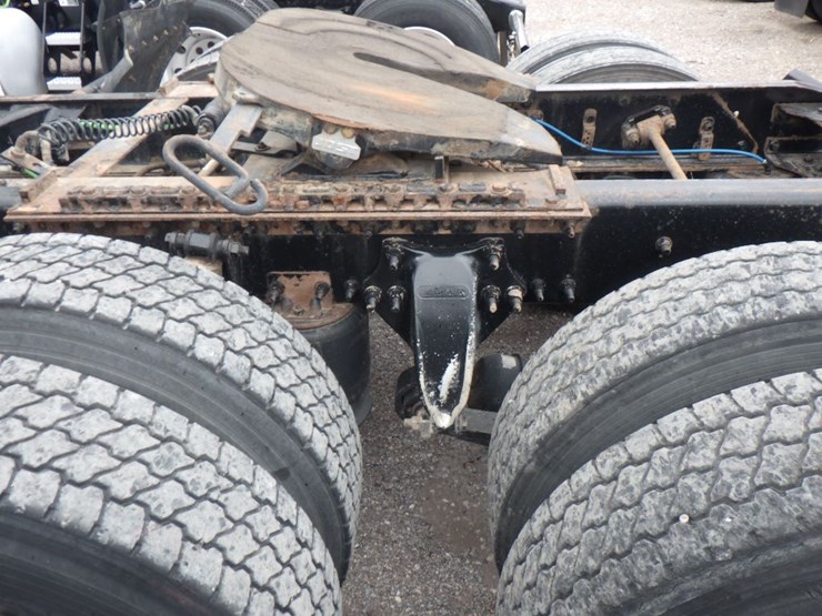 2014-freightliner-cascadia-125-image-14