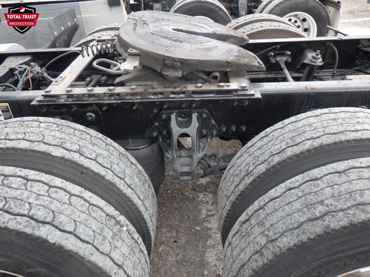 2022-kenworth-t680-image-14