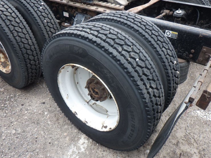 2017-kenworth-t680-image-15