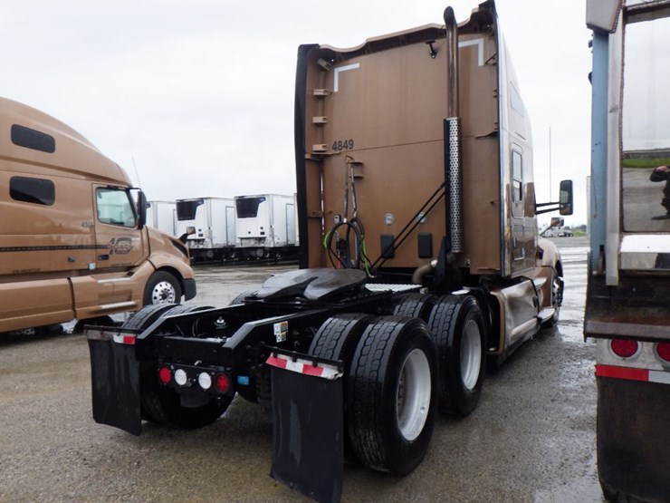 2022-kenworth-t680-image-10