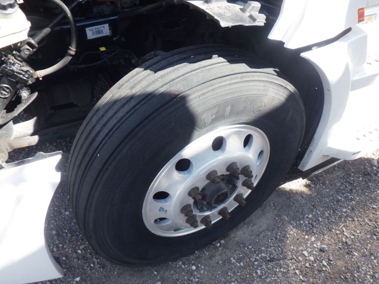 2022-freightliner-cascadia-126-image-25