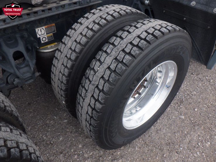 2022-peterbilt-579-image-5