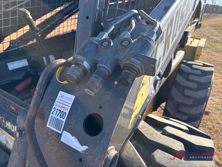 new-holland-l230-image-7