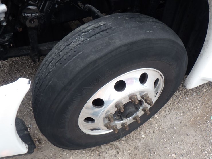 2016-freightliner-cascadia-125-image-17