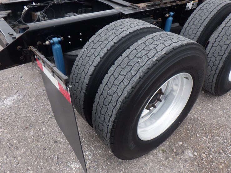 2020-kenworth-t680-image-8