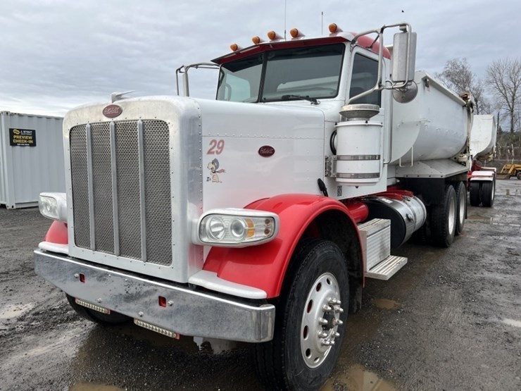 2017-peterbilt-389-image-1