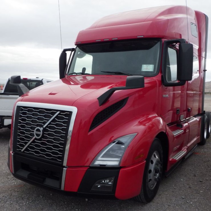 2025 VOLVO VNL 760