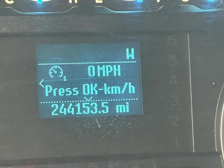 2015-ford-f150-xlt-image-14