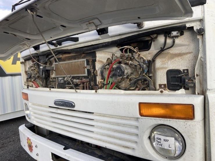 2005-freightliner-fc80-image-38