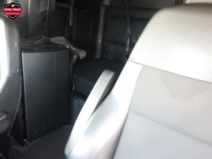 2024-freightliner-cascadia-126-image-24