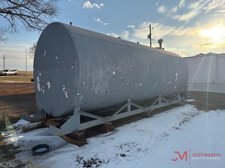 8,000-gallon-skid-mounted-fuel-tank-image-2