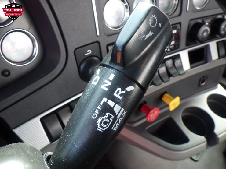 2020-kenworth-t680-image-16