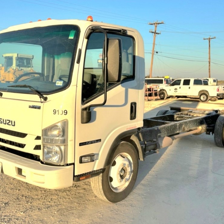 2021 ISUZU NPR